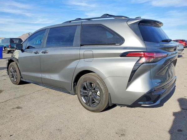 2026 TOYOTA SIENNA XSE
