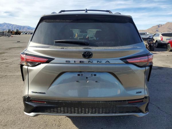 2026 TOYOTA SIENNA XSE