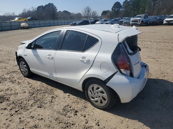 2016 TOYOTA PRIUS