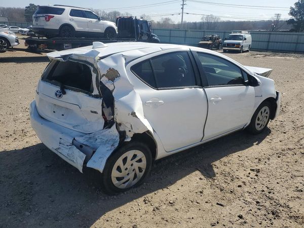 2016 TOYOTA PRIUS