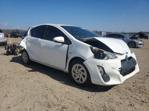 2016 TOYOTA PRIUS