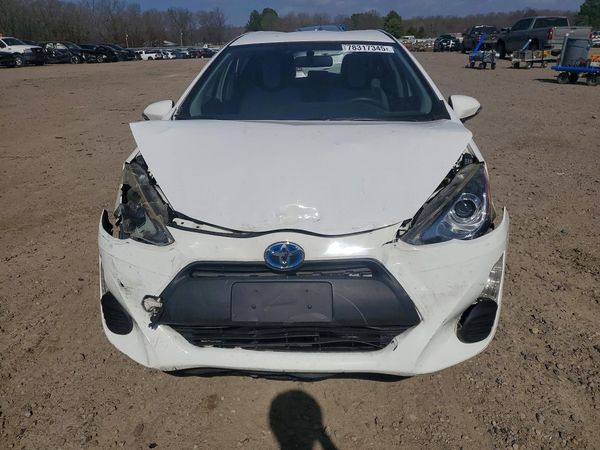 2016 TOYOTA PRIUS