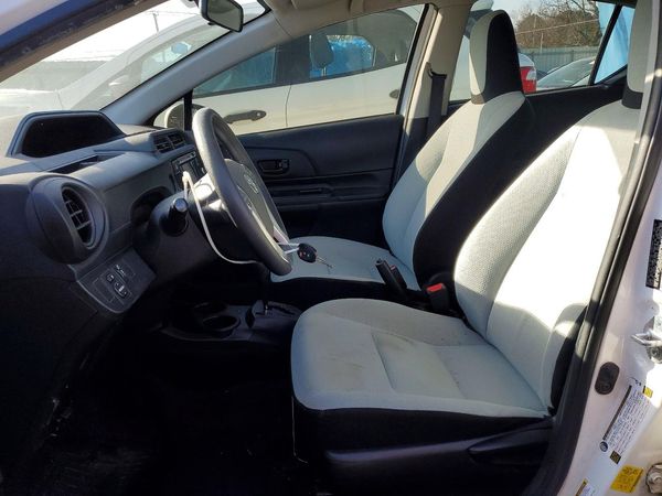 2016 TOYOTA PRIUS
