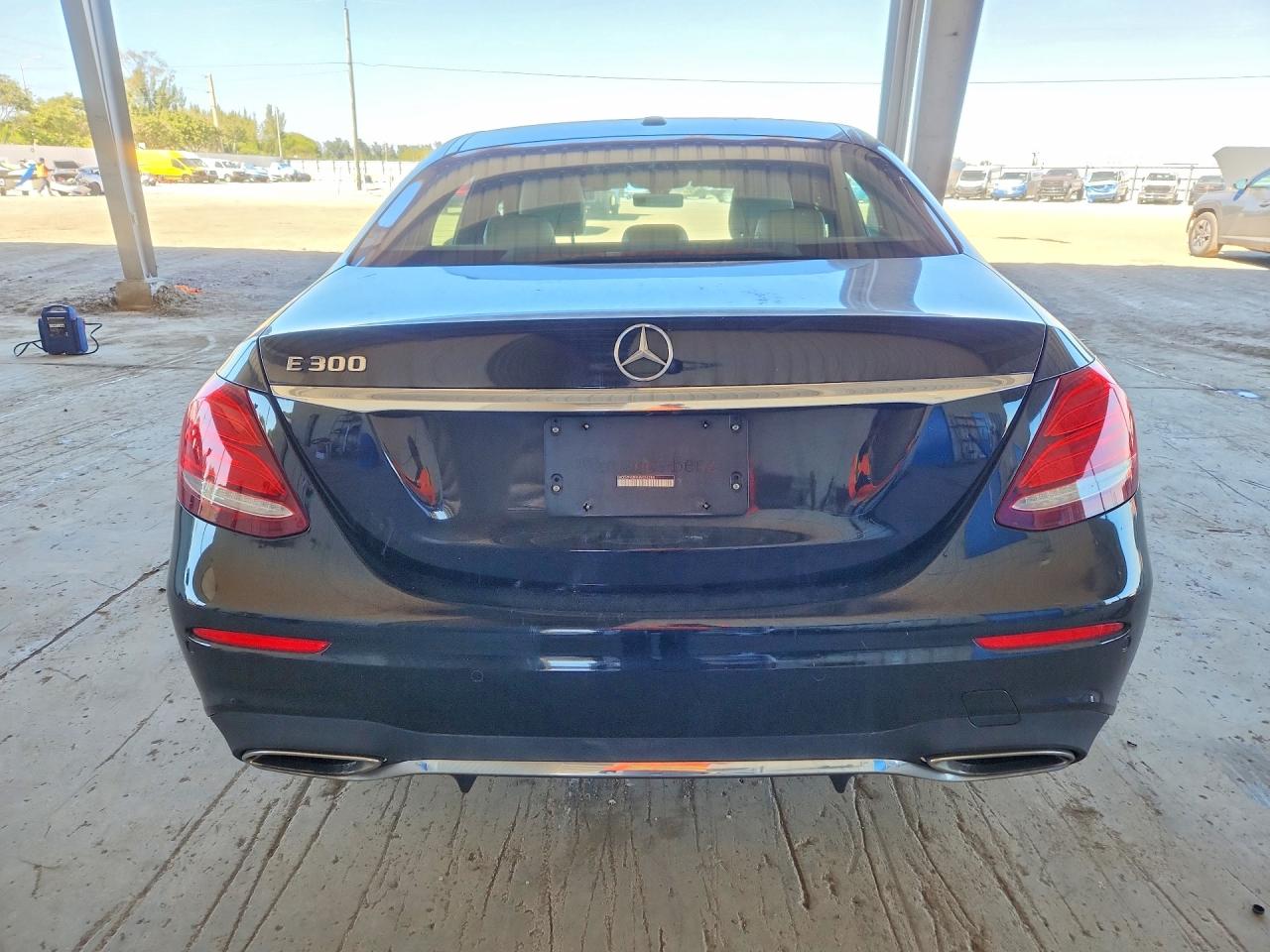 2017 MERCEDES-BENZ E E300