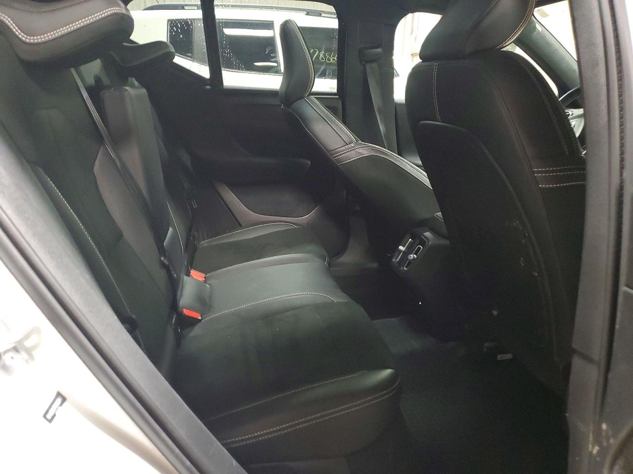 2021 VOLVO XC40 R-Design