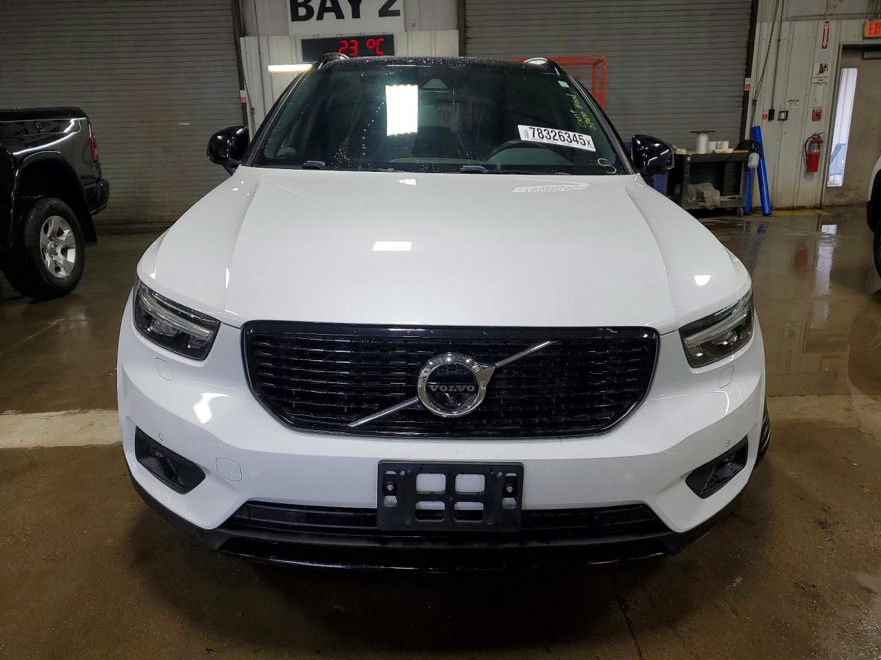 2021 VOLVO XC40 R-Design