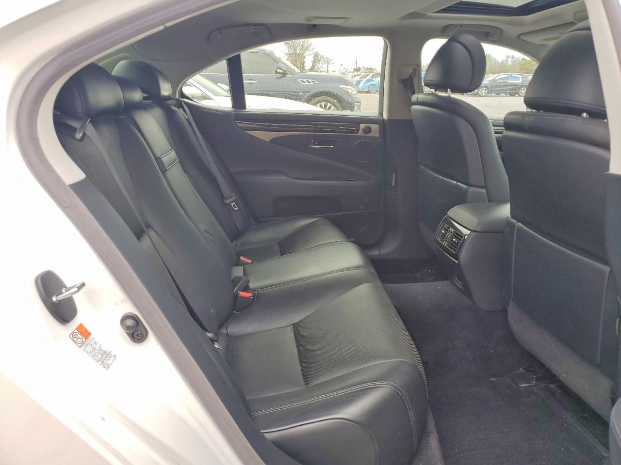 2015 LEXUS LS 460