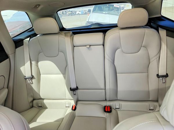 2026 VOLVO XC60