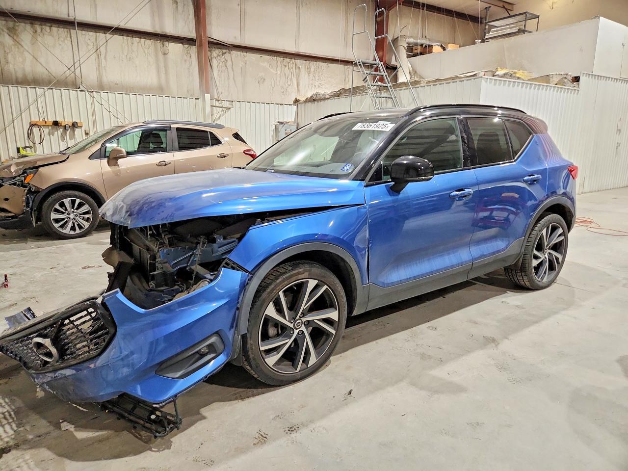 2020 VOLVO XC40 R-Design