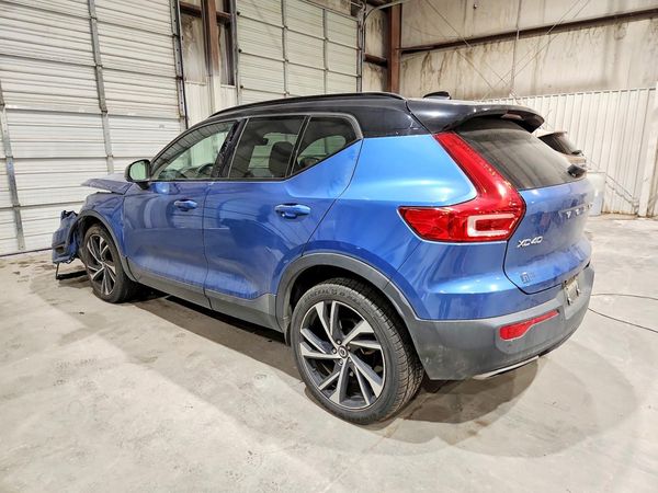 2020 VOLVO XC40 R-Design