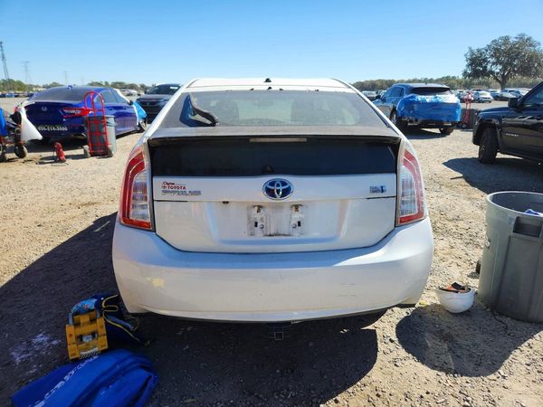 2015 TOYOTA PRIUS — DIRR