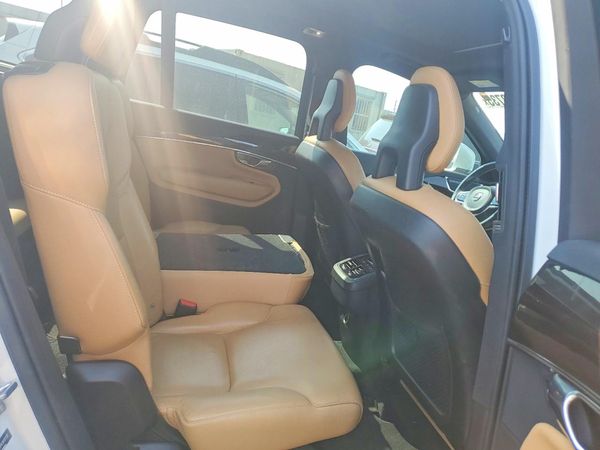 2017 VOLVO XC90