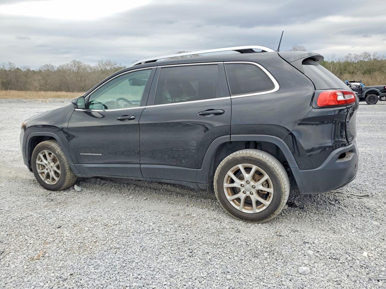 2017 JEEP CHEROKEE LATITUDE FWD