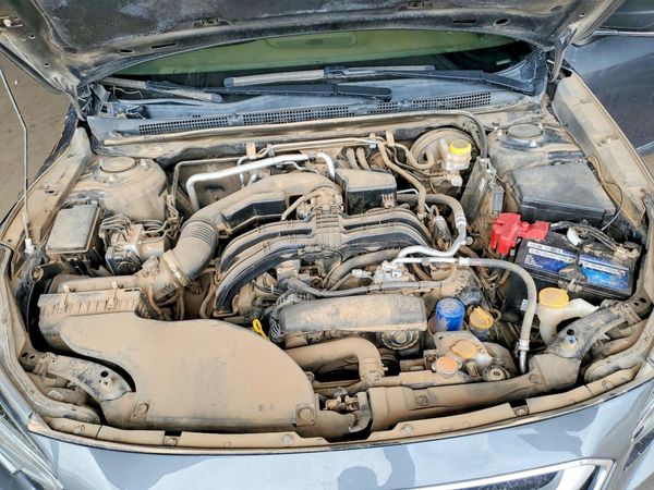 2020 SUBARU OUTBACK Base — Engine bay