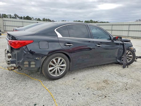 2015 INFINITI Q50