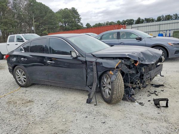 2015 INFINITI Q50
