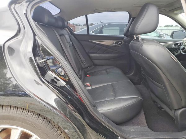2015 INFINITI Q50