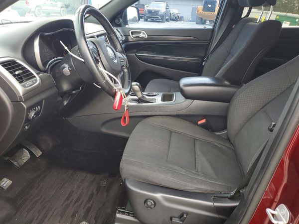 2018 JEEP GRAND CHEROKEE LAREDO 4X2