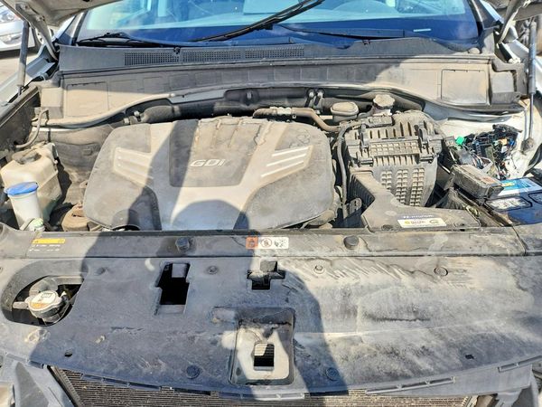 2017 HYUNDAI SANTA FE GI — Engine bay