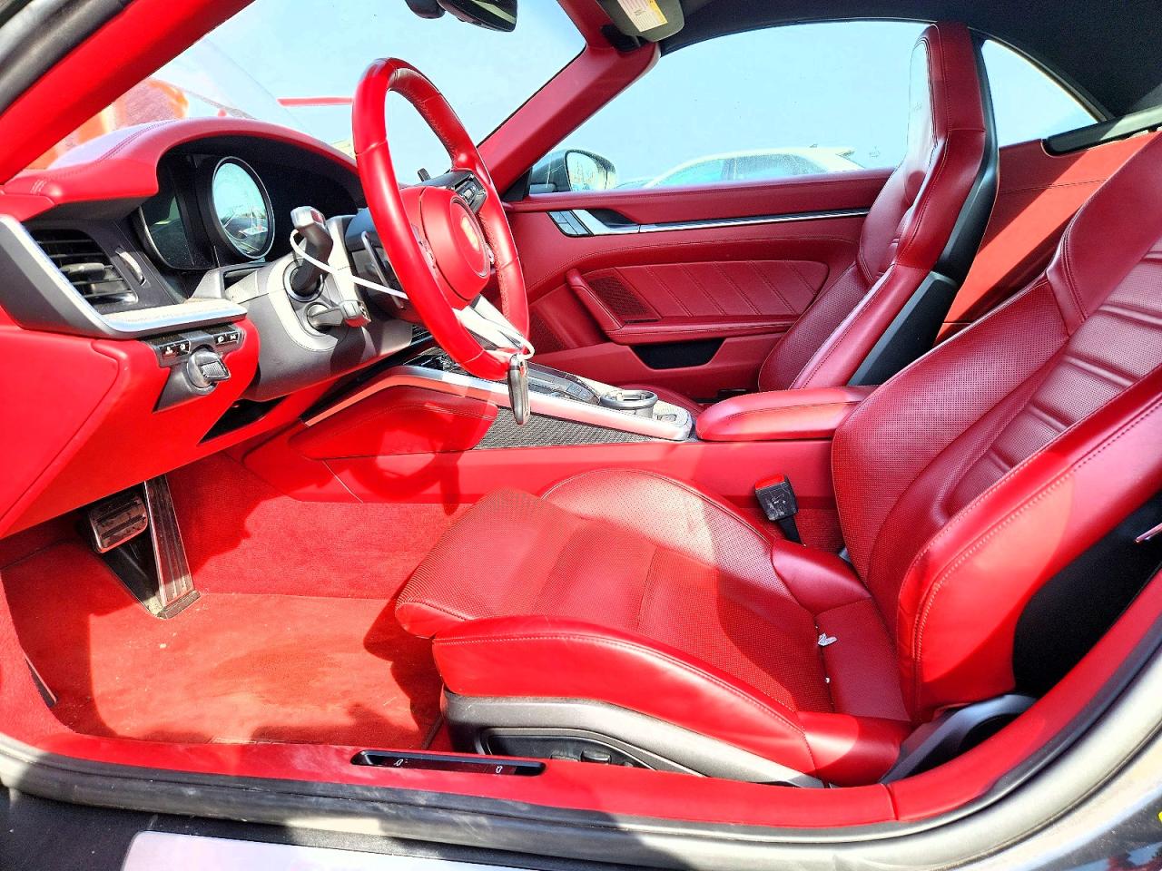 2021 PORSCHE 911