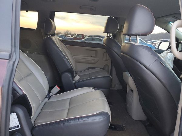 2017 KIA SEDONA