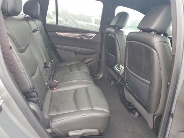 2024 CADILLAC XT6 Luxury