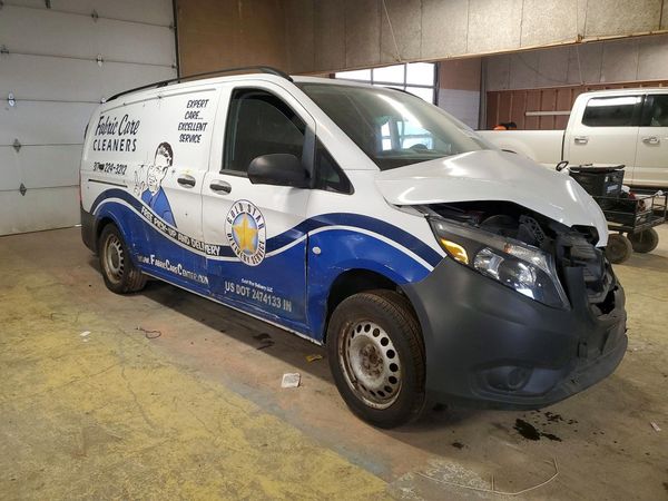 2016 MERCEDES-BENZ METRIS