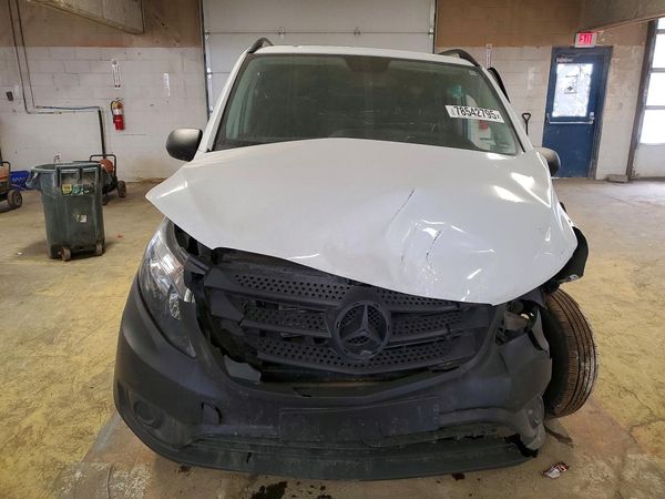 2016 MERCEDES-BENZ METRIS