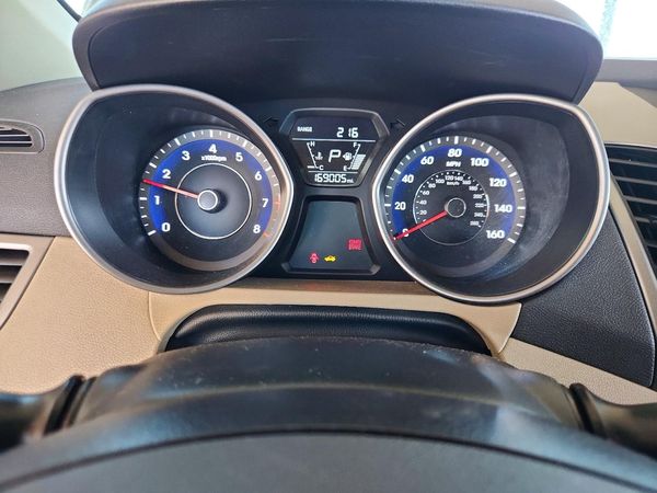 2015 HYUNDAI ELANTRA GLS(Middle)