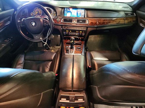 2013 BMW 750