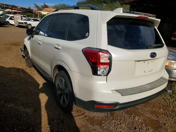 2018 SUBARU FORESTER Premium+ES