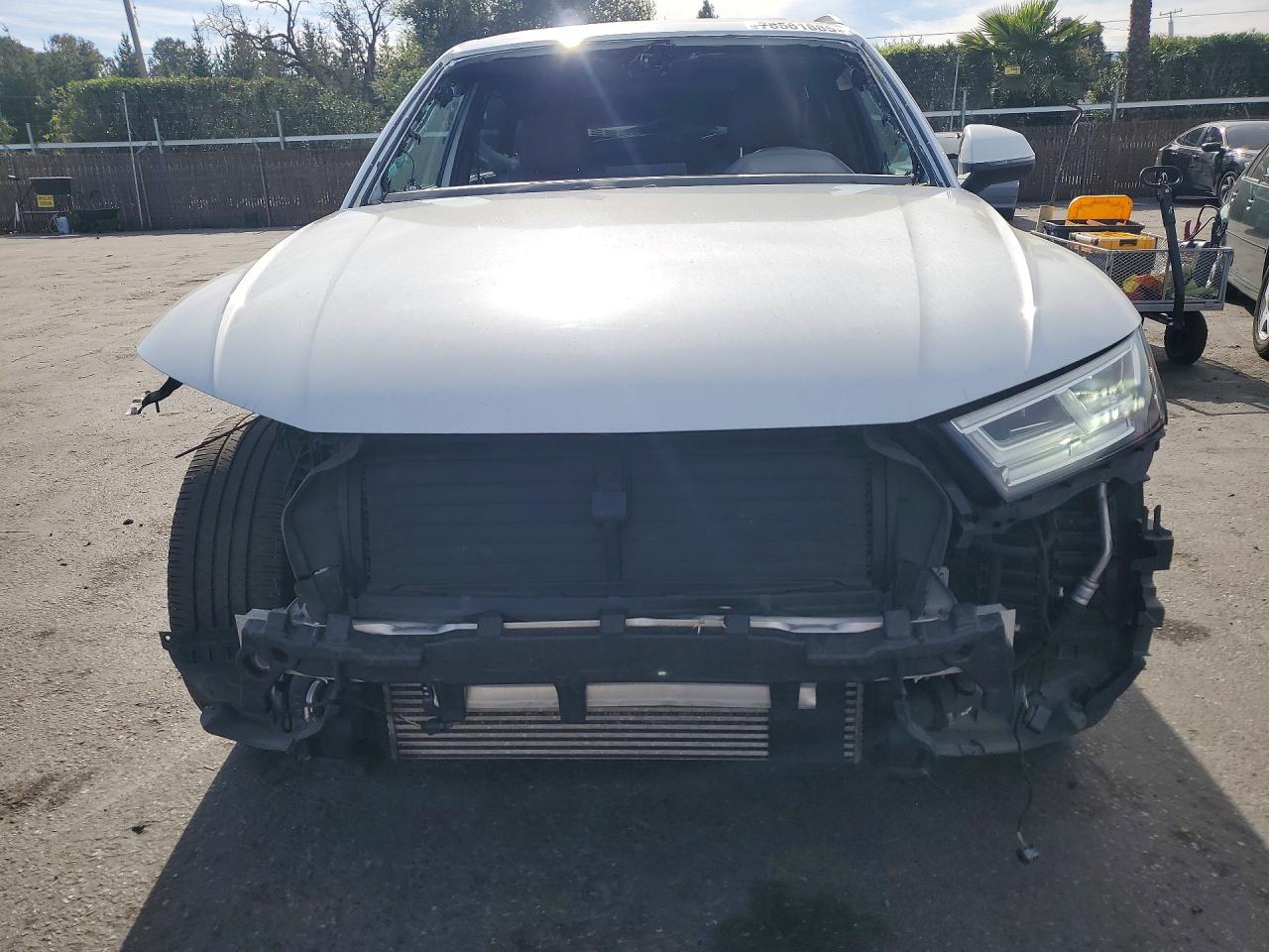 2020 AUDI Q5 quattro Premium Plus