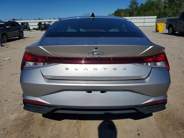 2021 HYUNDAI ELANTRA SE