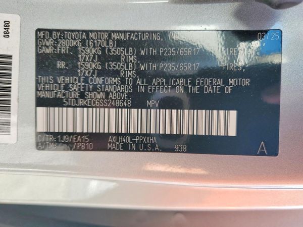 2025 TOYOTA SIENNA XLE