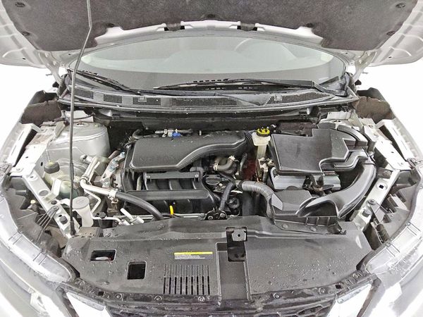 2021 NISSAN ROGUE SPORT SV — Engine bay