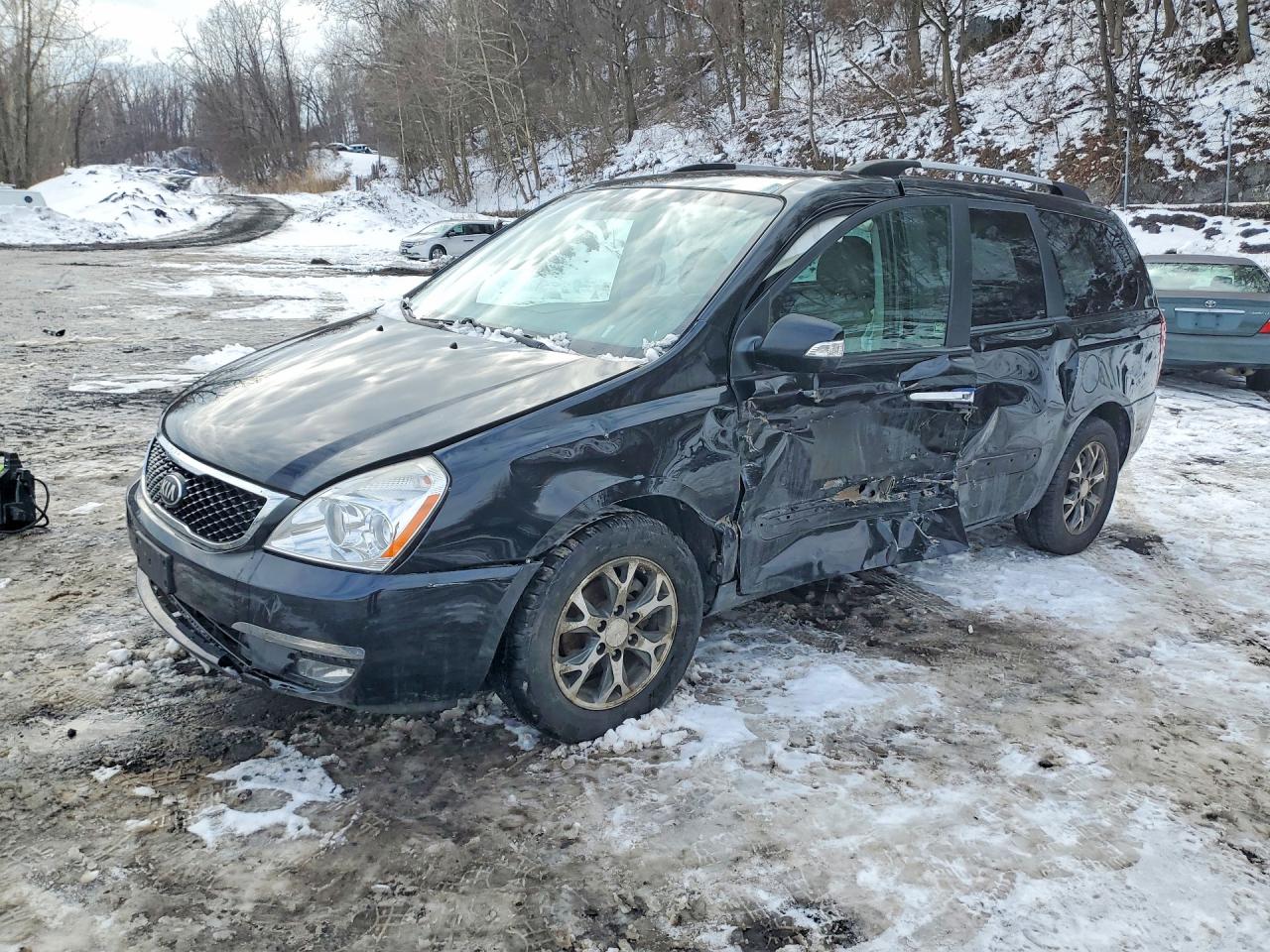 2014 KIA SEDONA GLS — Front 3/4