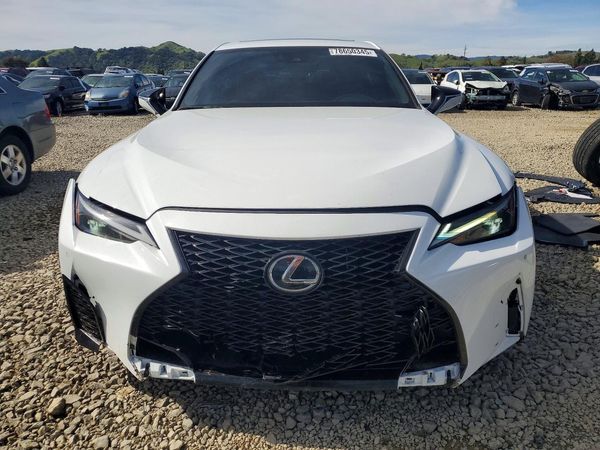 2022 LEXUS IS
