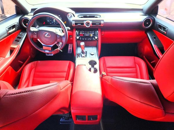 2022 LEXUS IS