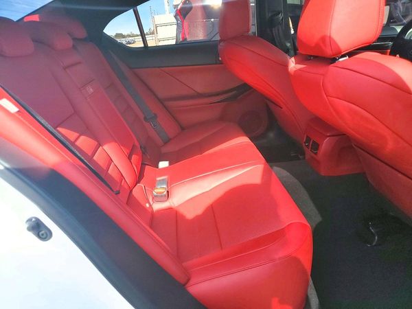 2022 LEXUS IS
