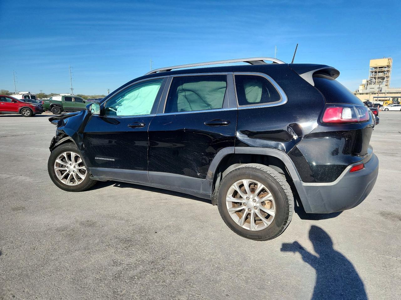 2019 JEEP CHEROKEE LATITUDE FWD