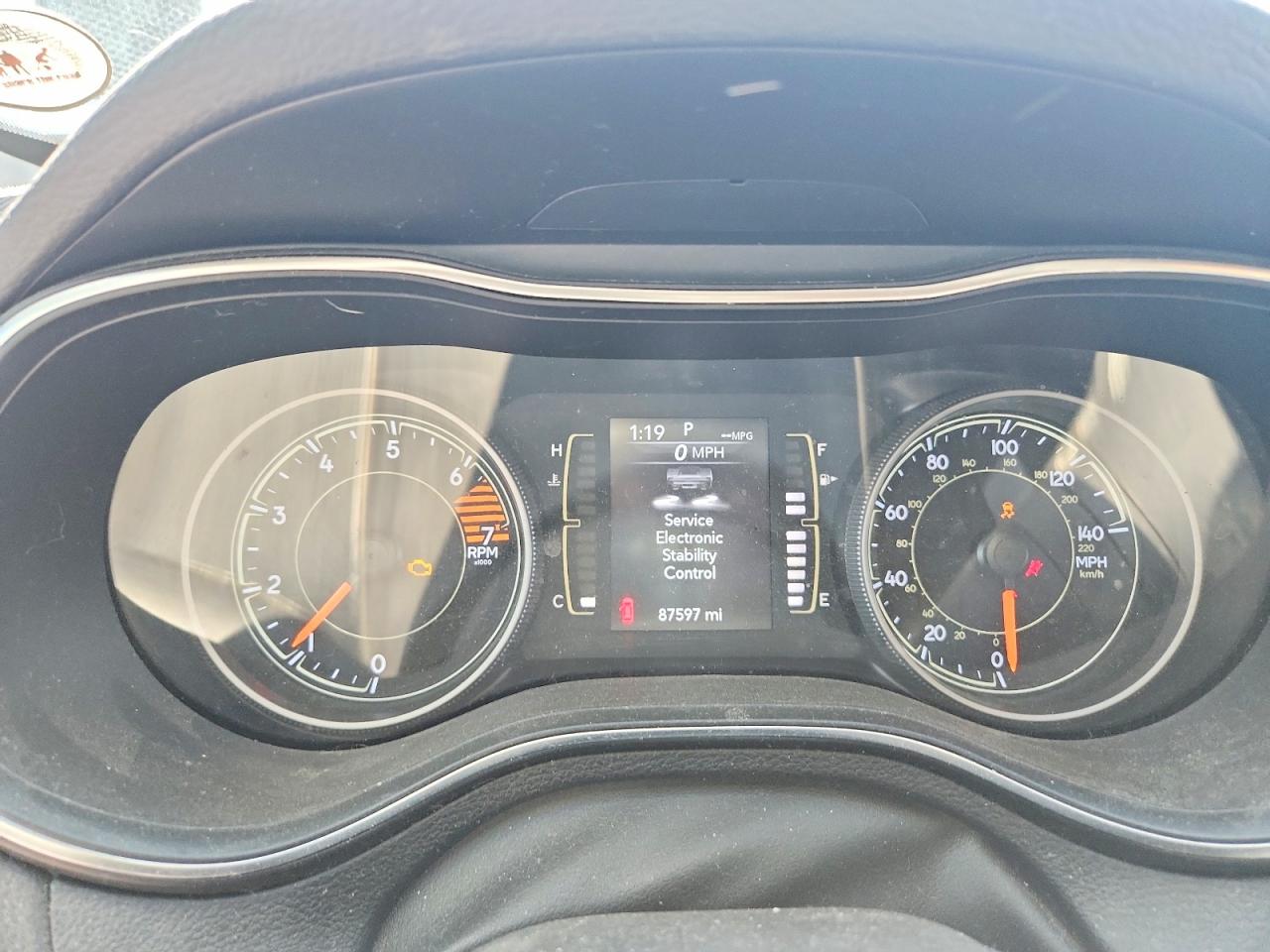 2019 JEEP CHEROKEE LATITUDE FWD