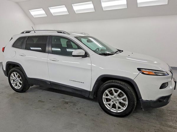 2018 JEEP CHEROKEE — Passenger 3/4
