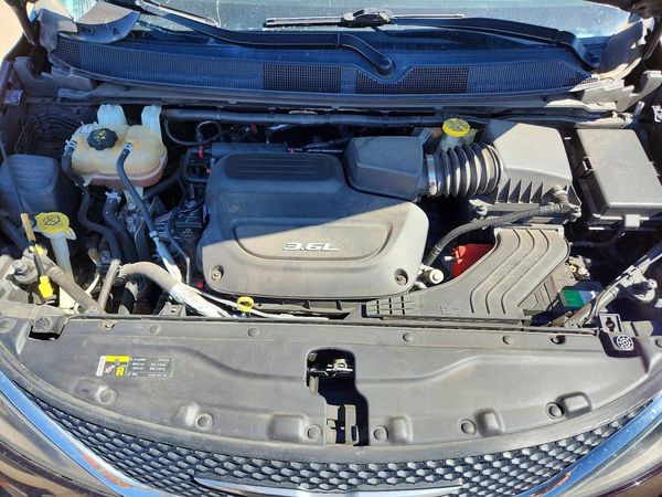 2017 CHRYSLER PACIFICA