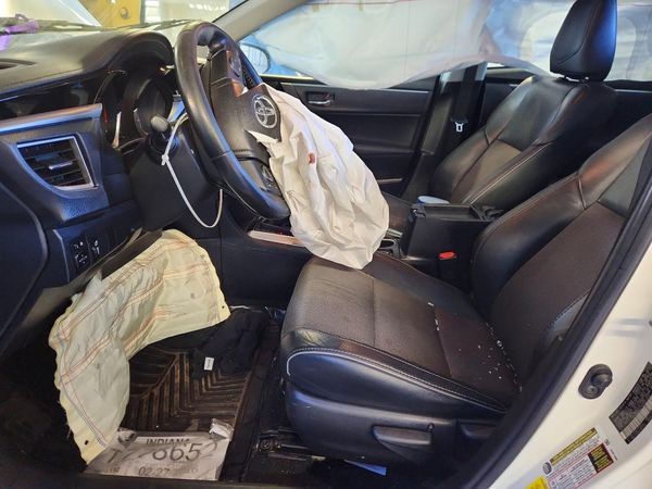 2016 TOYOTA COROLLA L/LE — DENT