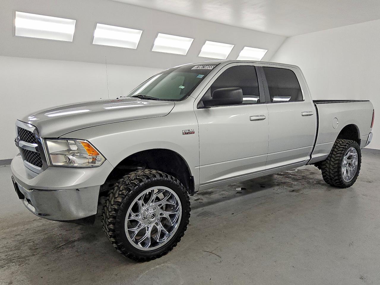 2019 RAM 1500 CLASSIC SLT