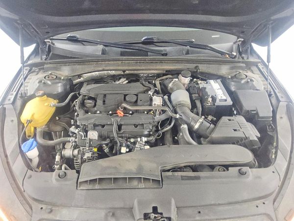 2022 KIA K5 LXS — Engine bay