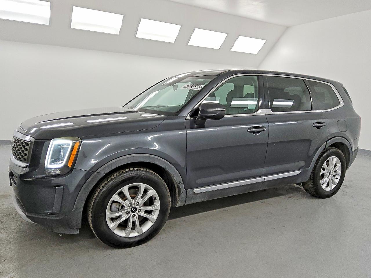 2020 KIA TELLURIDE LX — Front 3/4