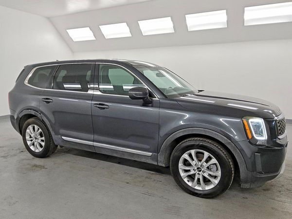 2020 KIA TELLURIDE LX — Passenger 3/4