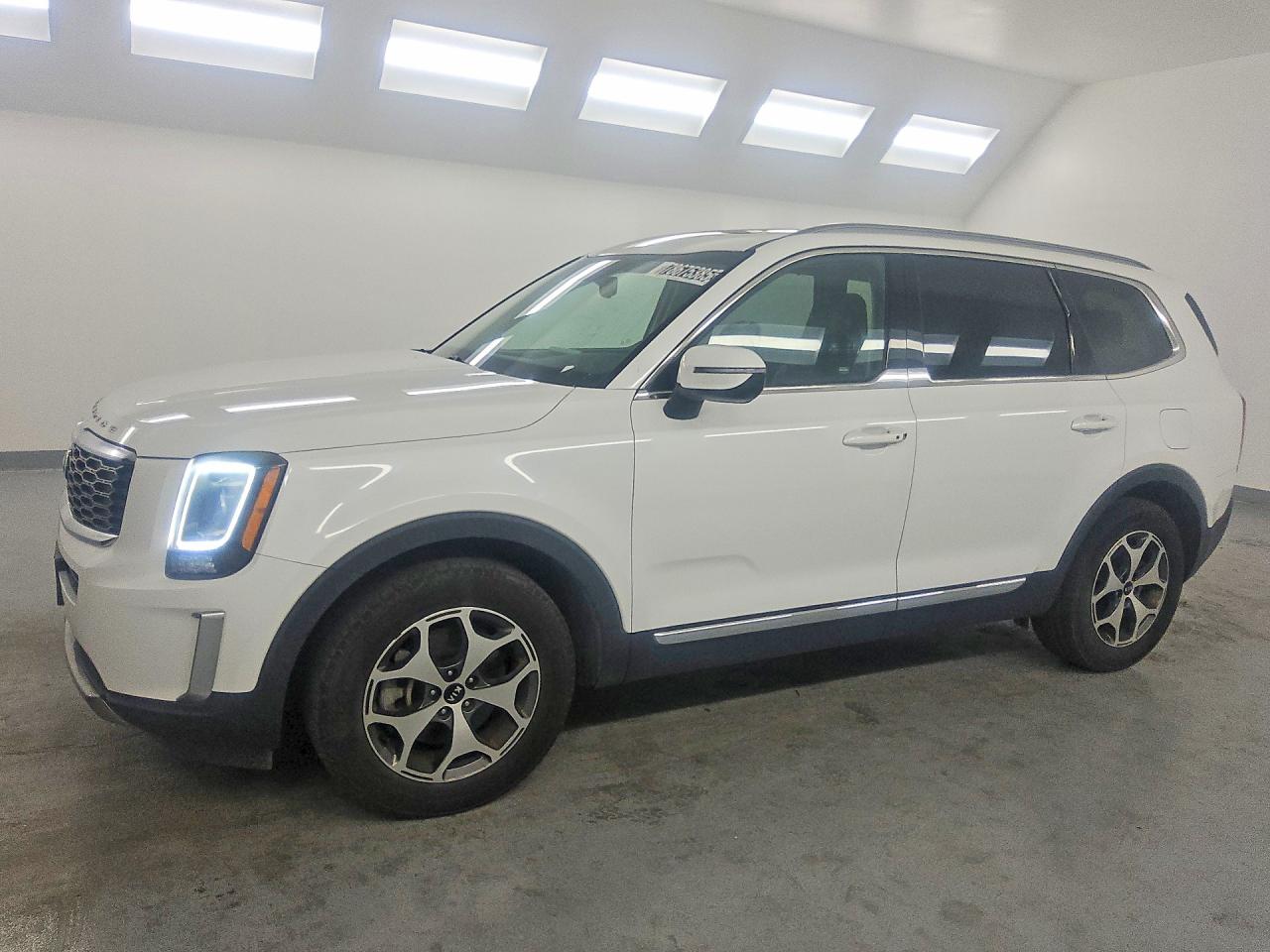 2020 KIA TELLURIDE EX — Front 3/4