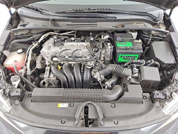 2021 TOYOTA COROLLA LE — Engine bay